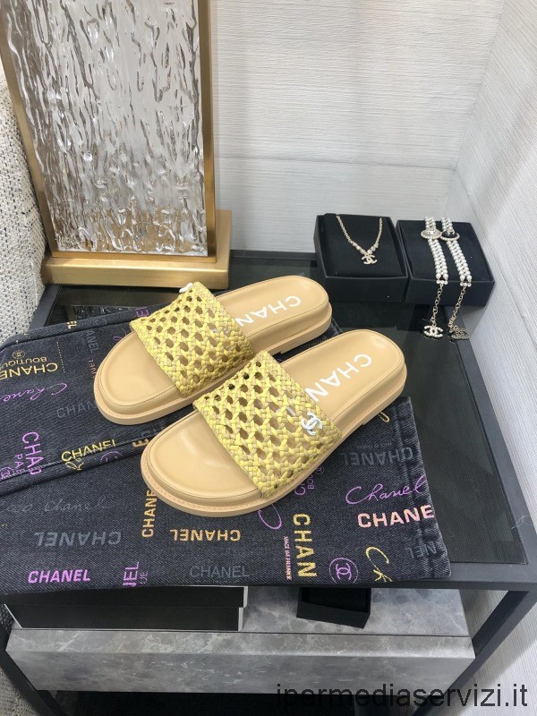 Replica Chanel 2022 Sandalo Scorrevole In Pelle Intrecciata In Giallo Da 35 A 42