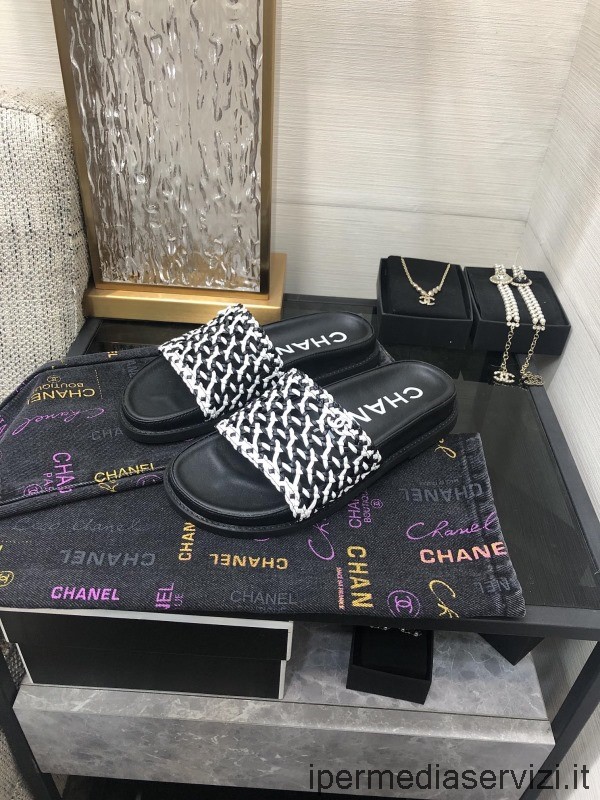 Replica Chanel 2022 Sandalo Scorrevole In Pelle Intrecciata In Nero Bianco Da 35 A 42