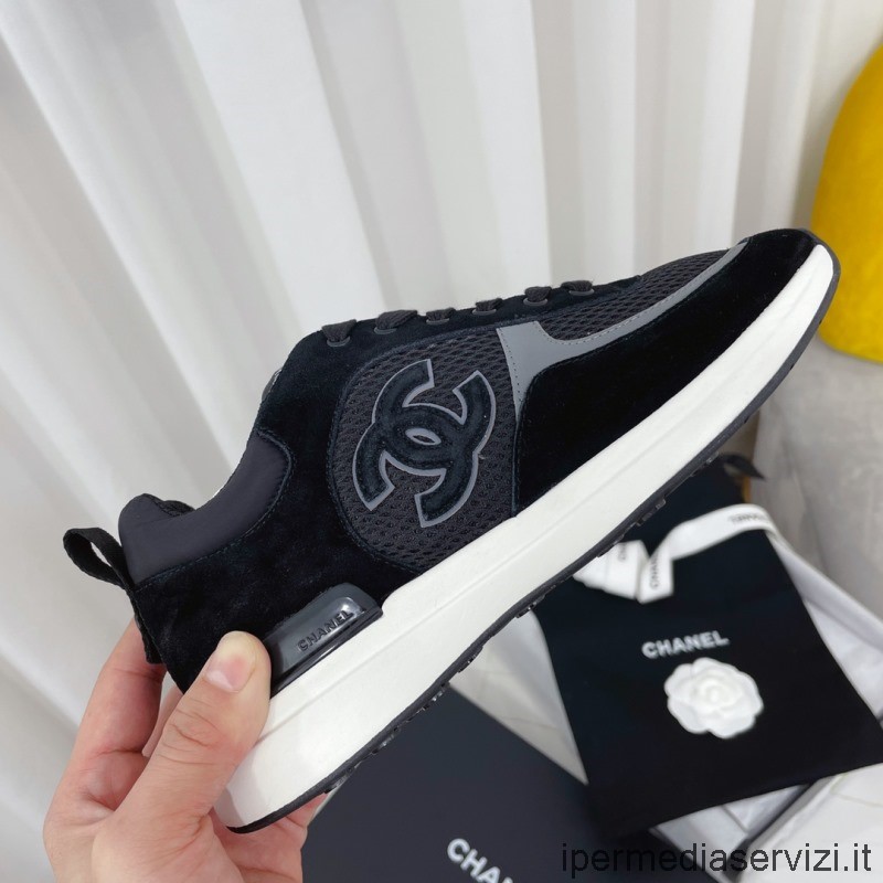 Sneakers Replica Chanel 2022 Vintage Cc Logo In Pelle Scamosciata Tecnica Mesh In Nero Da 35 A 40